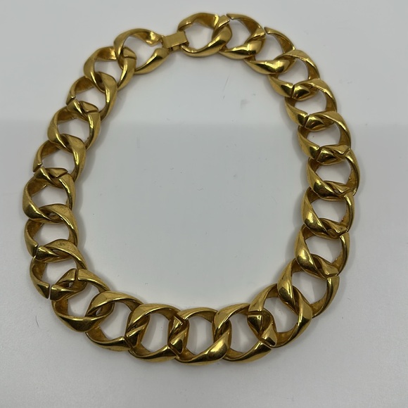 Heavy goldtone statement link necklace - Picture 6 of 10